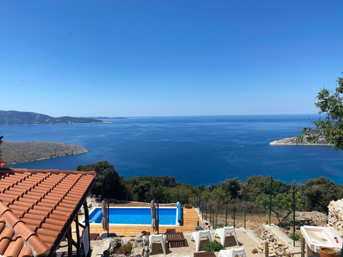Vita Vacation Home Ustrine Buitenkant foto