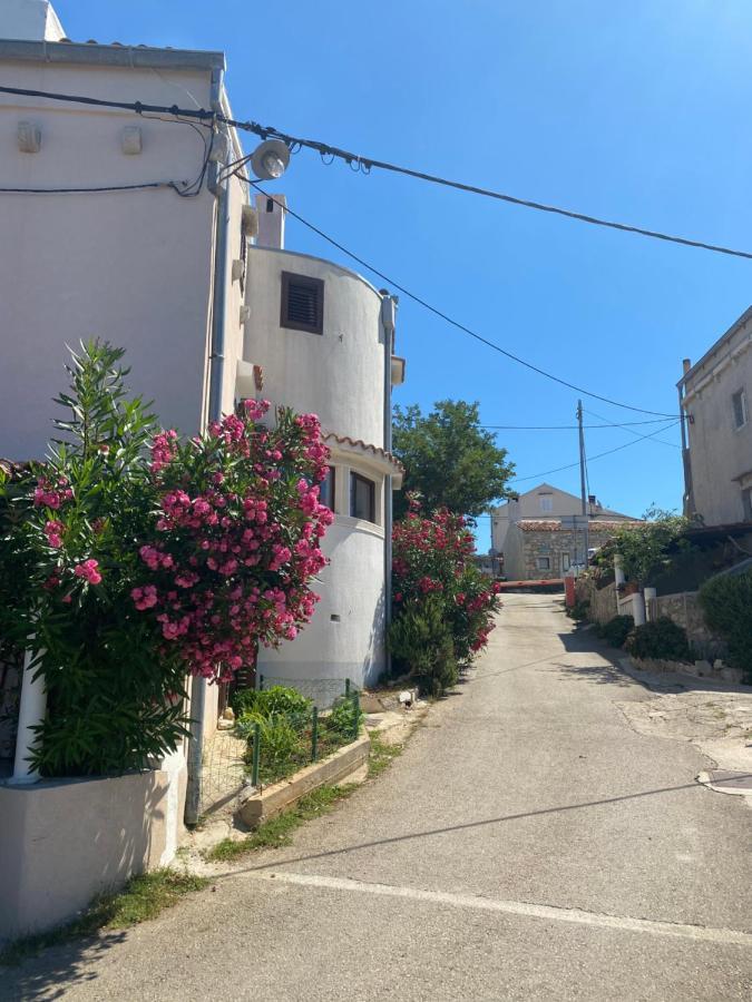 Vita Vacation Home Ustrine Buitenkant foto