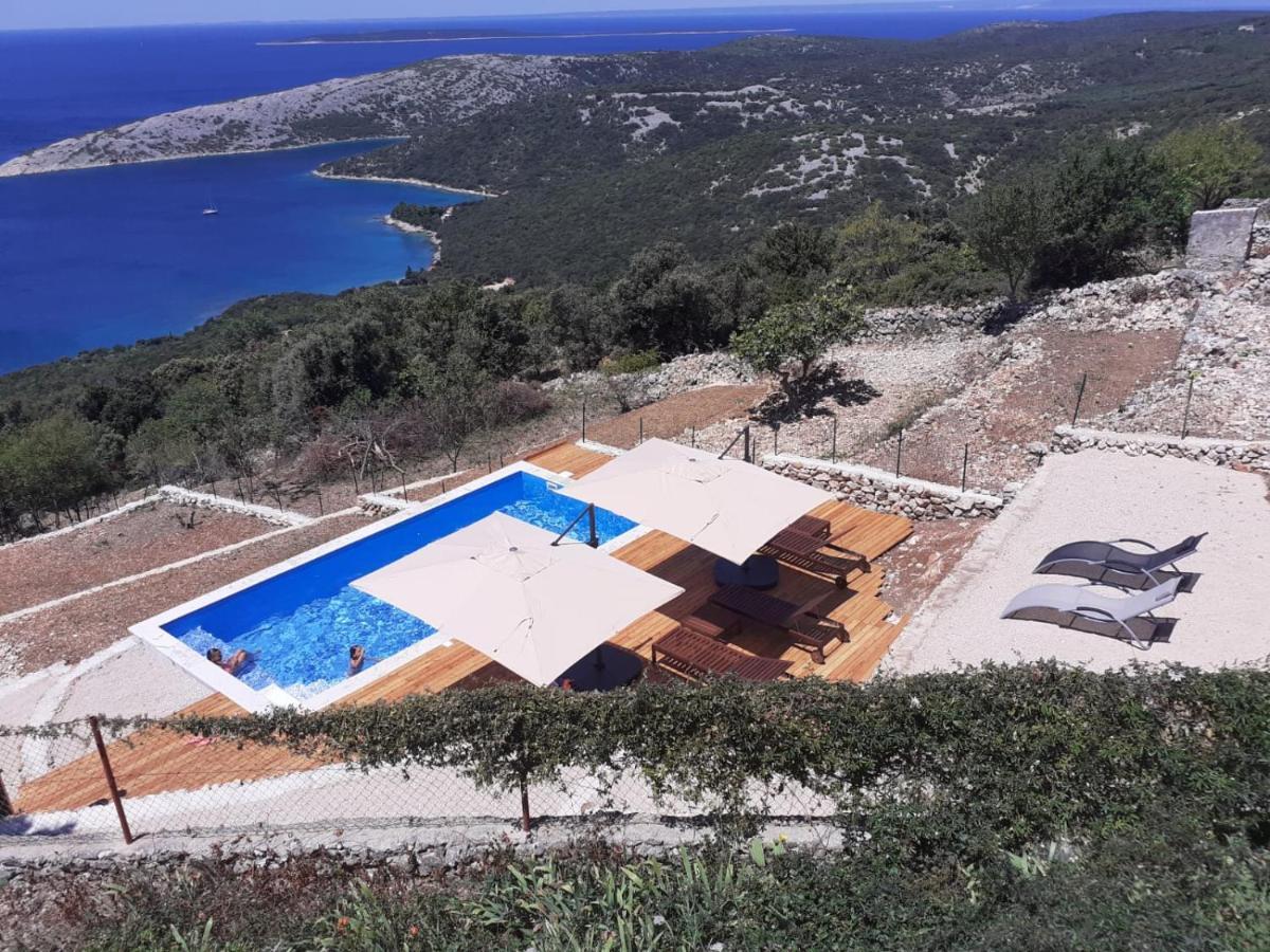 Vita Vacation Home Ustrine Buitenkant foto
