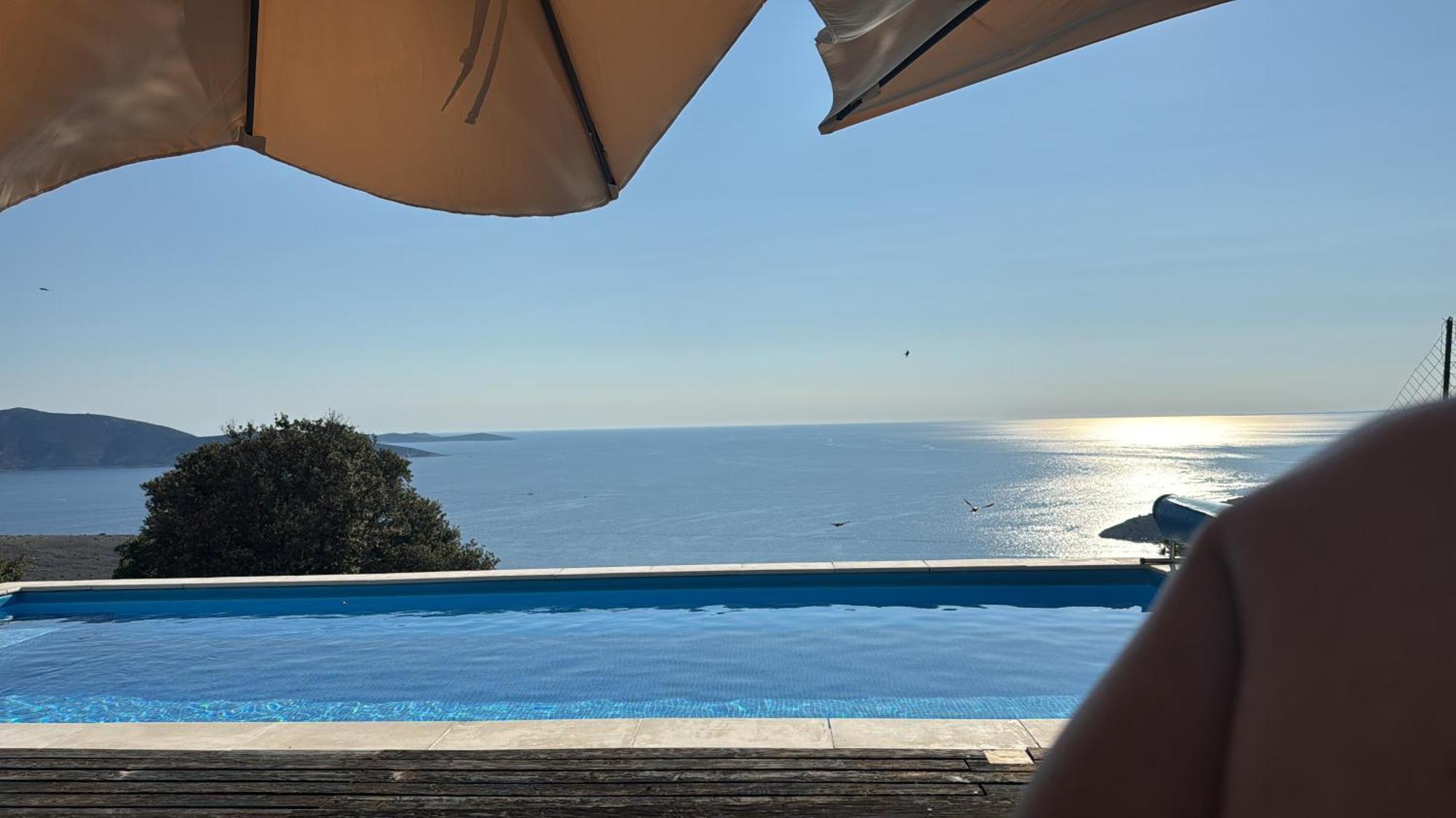 Vita Vacation Home Ustrine Buitenkant foto