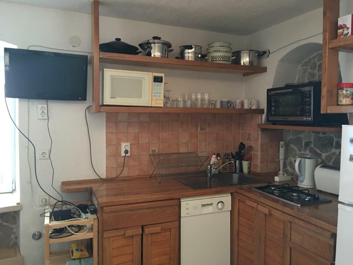 Vita Vacation Home Ustrine Buitenkant foto