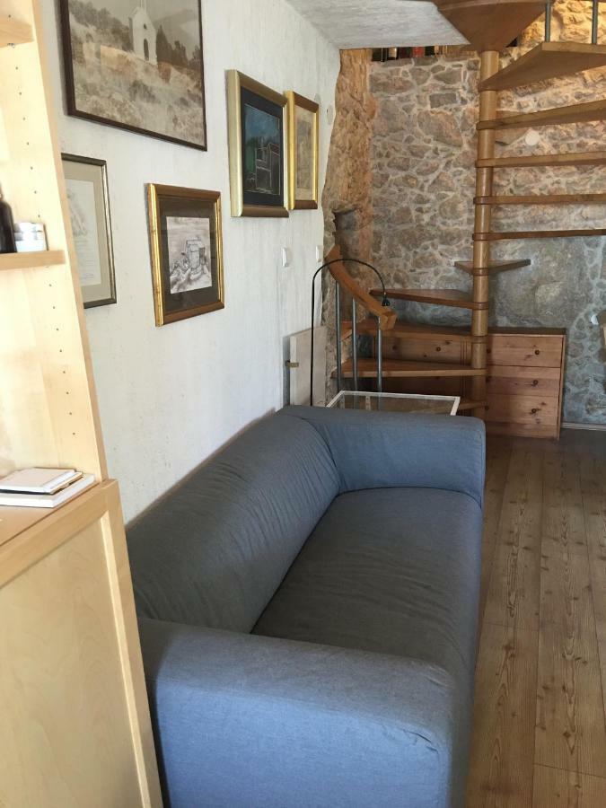 Vita Vacation Home Ustrine Buitenkant foto