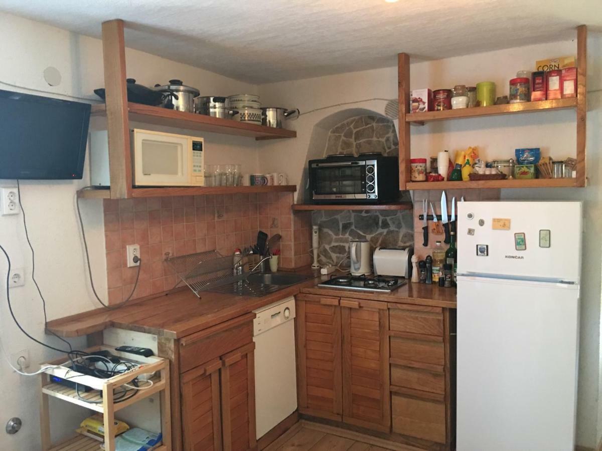Vita Vacation Home Ustrine Buitenkant foto