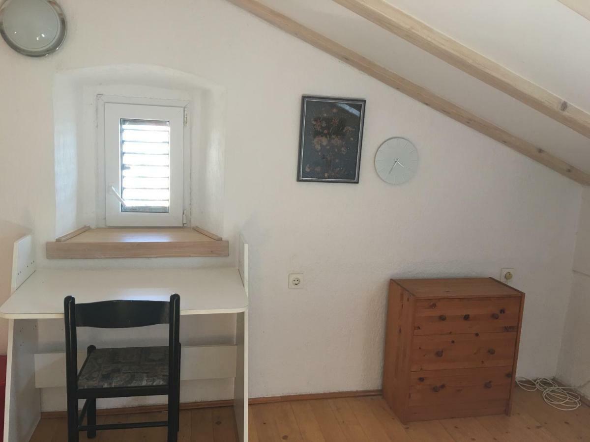 Vita Vacation Home Ustrine Buitenkant foto